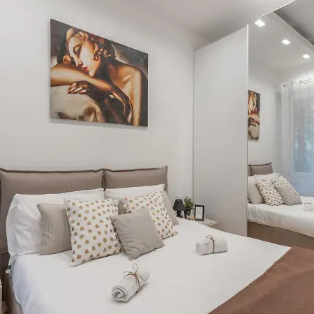 The Rent - Gorgeous One-bedroom In Ticinese * Milan