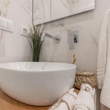 Apartment The Rent - Gorgeous One-bedroom In Ticinese *